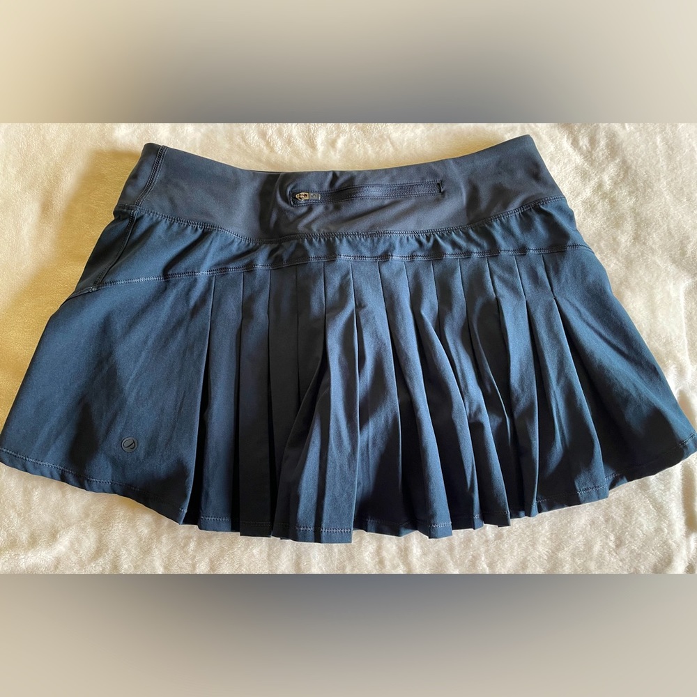 CRZ feather fit mid rise. Size small. Worn twice.